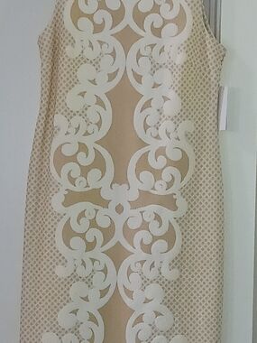 Shelby & Palmer Beige and White Sleeveless Midi Dress
